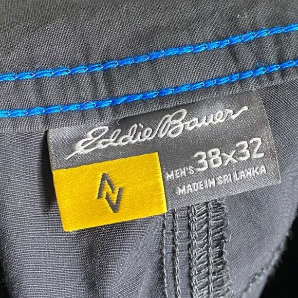Eddie Bauer Pants Mens 38x32 Gray Travex Convertible Cargo Zip Off Lightweight - Picture 6 of 16